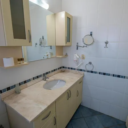 Beachfront Seaview 3 Bedroom Seahorse 8 شقة *